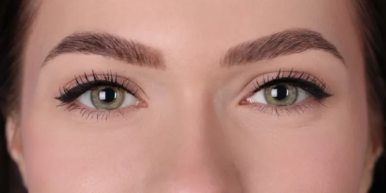Combo Brows procedure combining microblading and eyebrow micropigmentation to create fuller, natural-looking brows with enhanced definition. This advanced semi-permanent technique blends precise hair strokes with soft shading, improving brow symmetry, shape, and density for refined, long-lasting results.